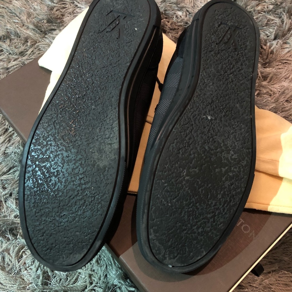LOUIS VUITTON Mens Calfskin Suede Damier Sneakers - Picture 6 of 6